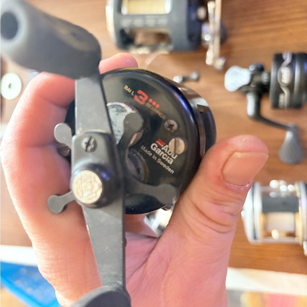Assorted Fishing Reels Collection - Picture 12 of 13